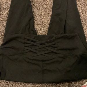 Cross-back leggings